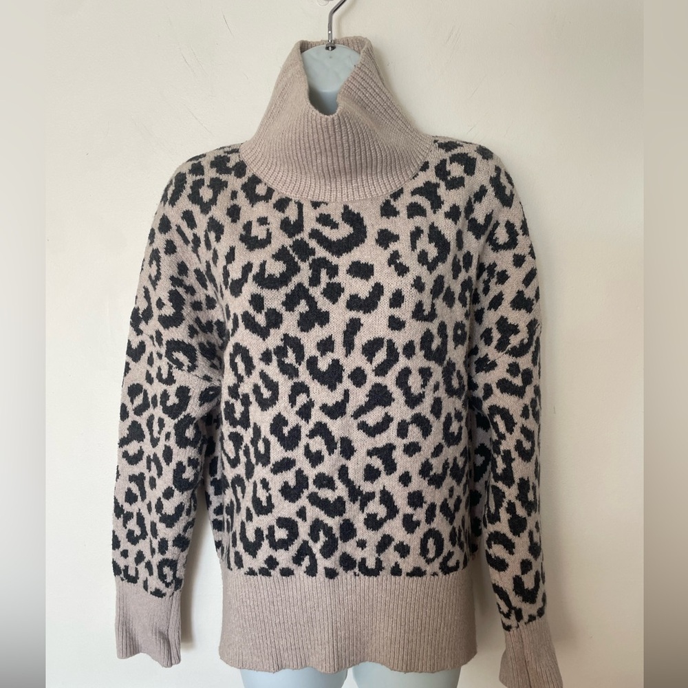 Animal print turtleneck